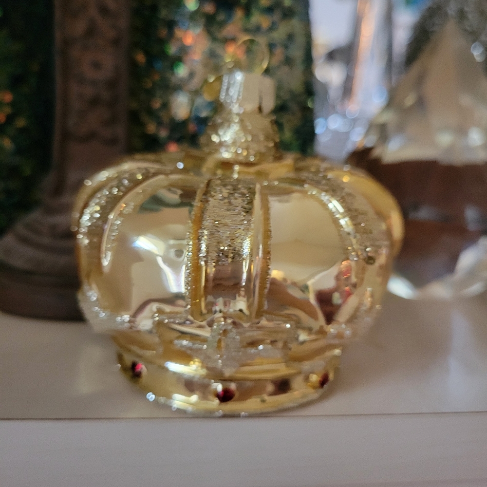 John Derian Crown Ornament ~ NWT/NIB ~ Target 2025 ~ Old World Look FINAL PRICE! - Picture 2 of 16